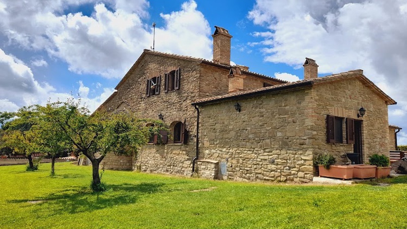  Casa con chiesa e sale - Borgo San Fortunato a Assisi 